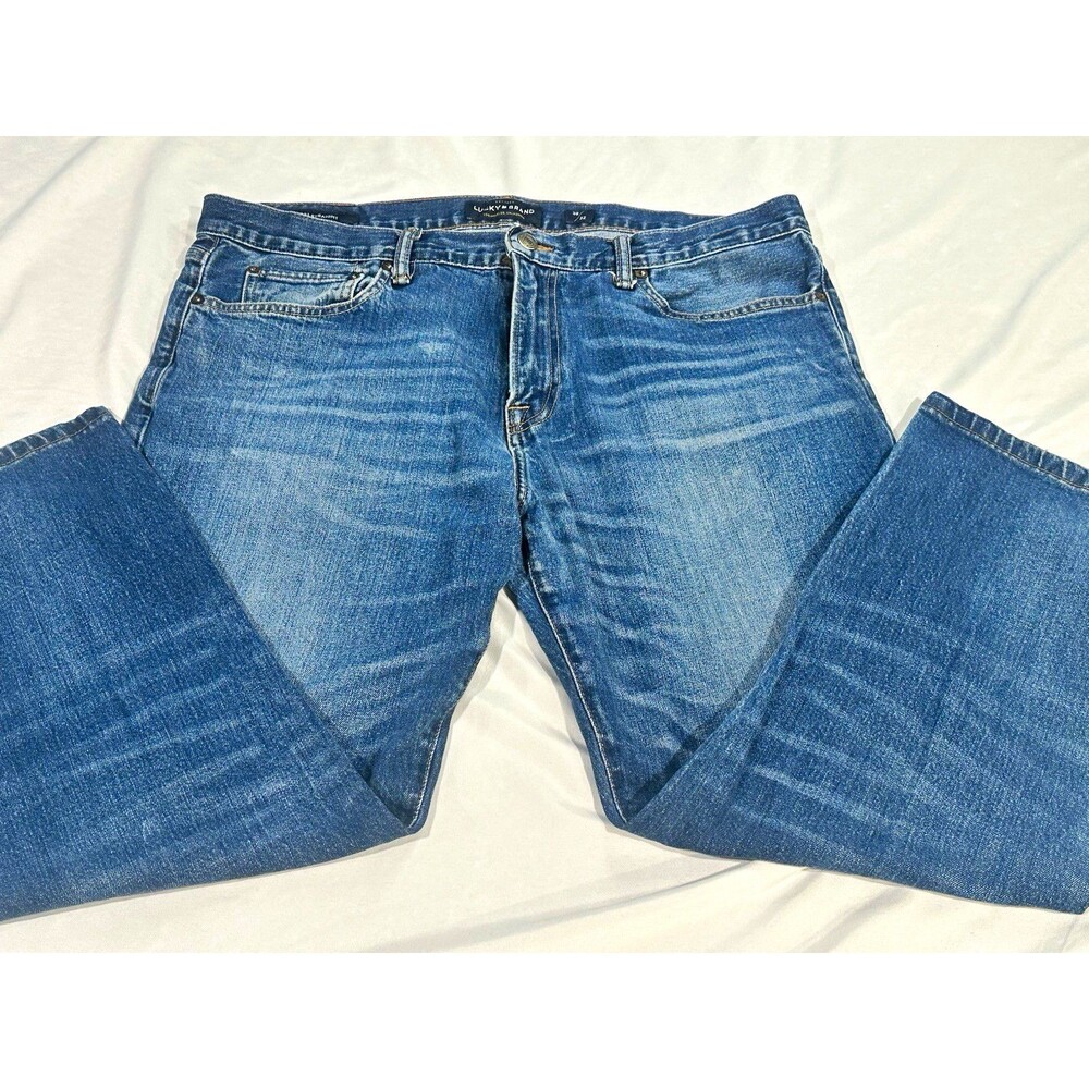 Lucky Brand 221 Straight Men’s Jeans 38x32 Tag Hemmed 26” Inseam Great Condition
